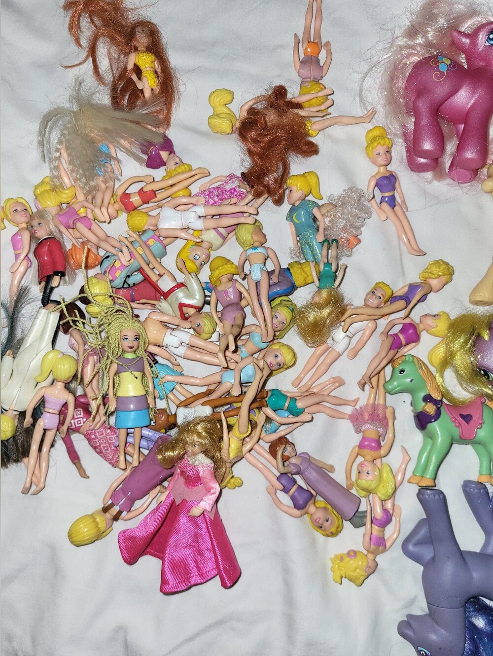 Bundle Of Figures And Other Toys - Picture 2 of 4